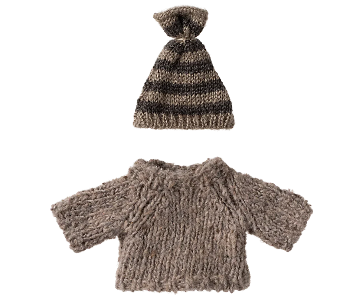 Maileg Knitted Sweater And Hat For Big Brother Mouse