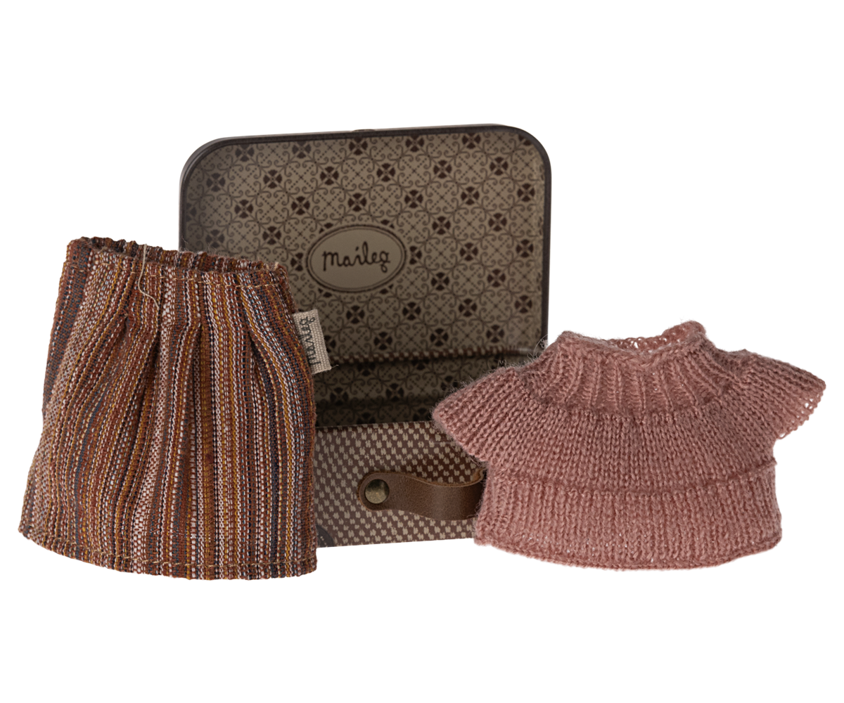 Maileg ETA APRIL SS24 Knitted Blouse And Skirt In Suitcase, Grandma Mouse