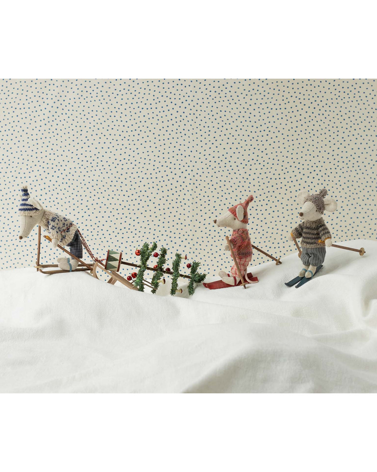 Maileg Big Sister Winter Mouse With Ski Set In Rose