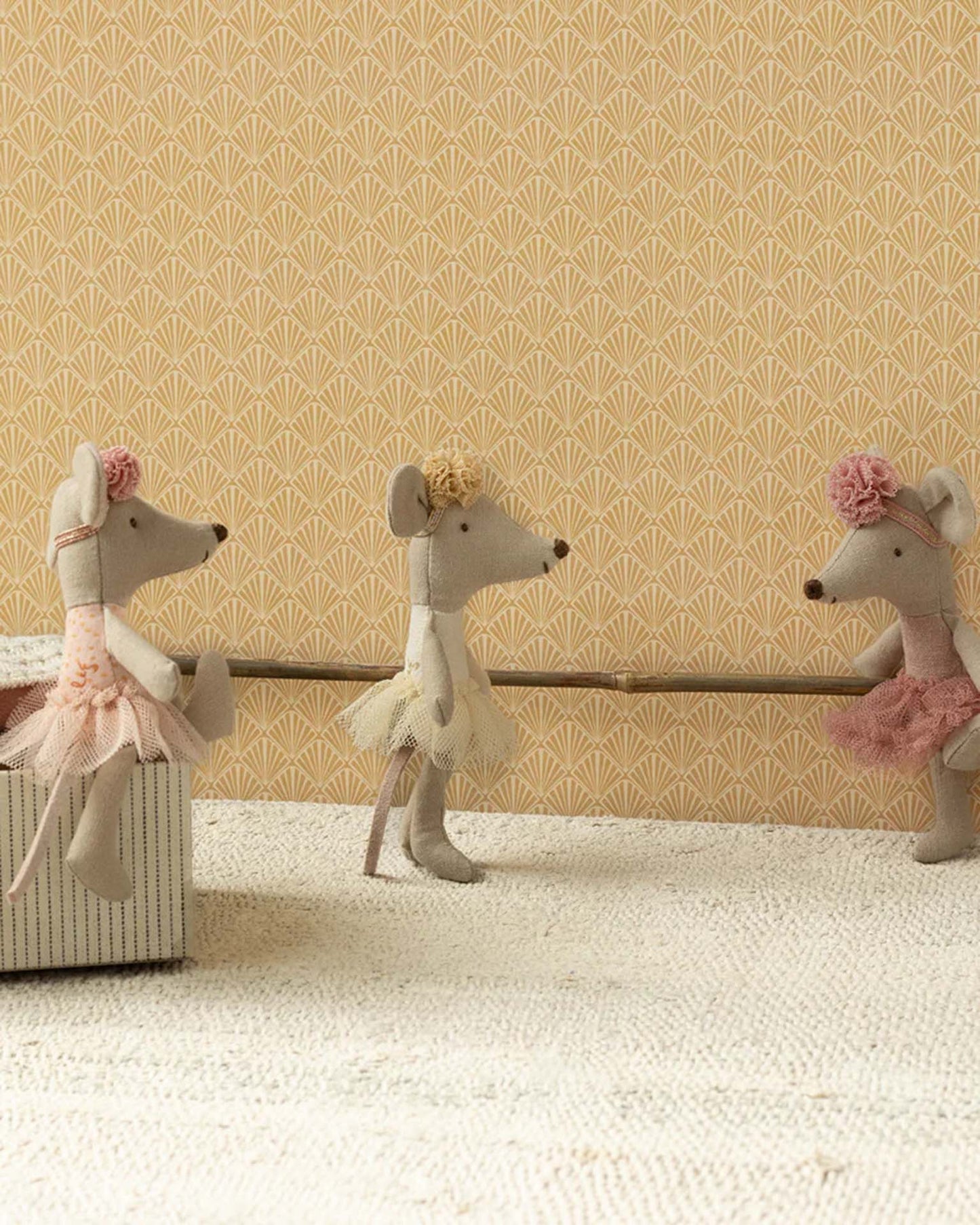 Maileg Little Sister Ballerina Mouse In Off White