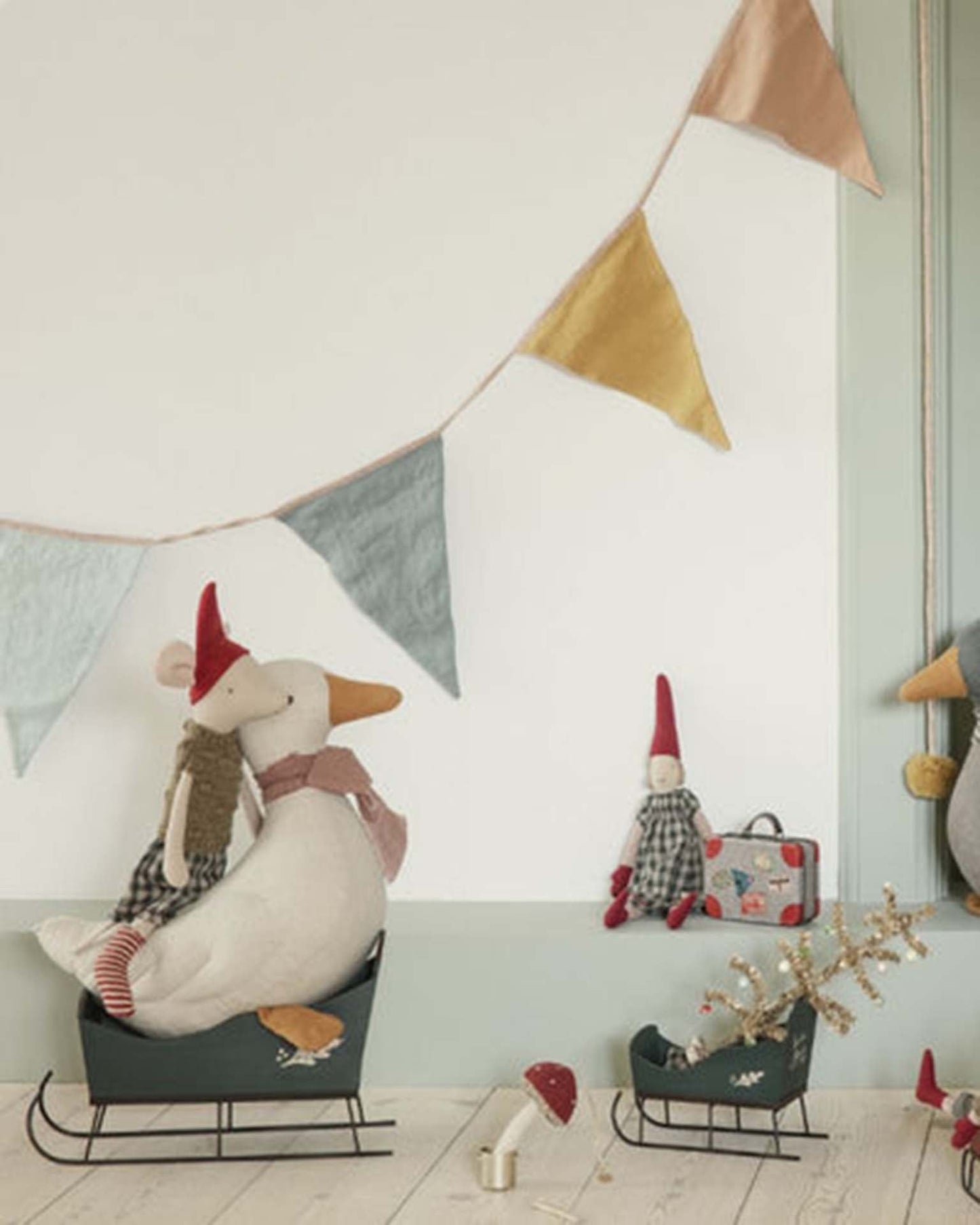 Maileg Mini Sleigh In Green