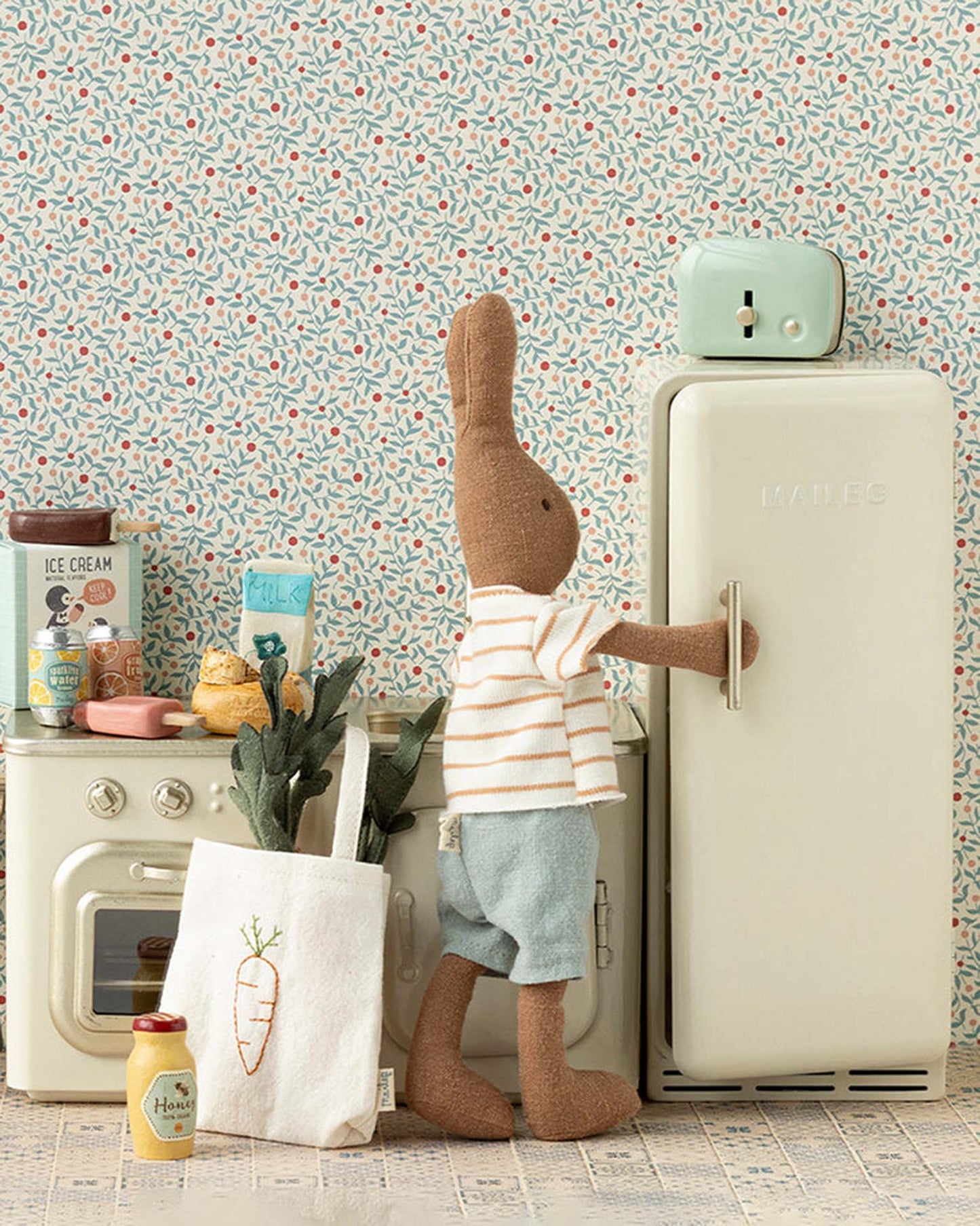 Maileg Miniature Fridge In Off White
