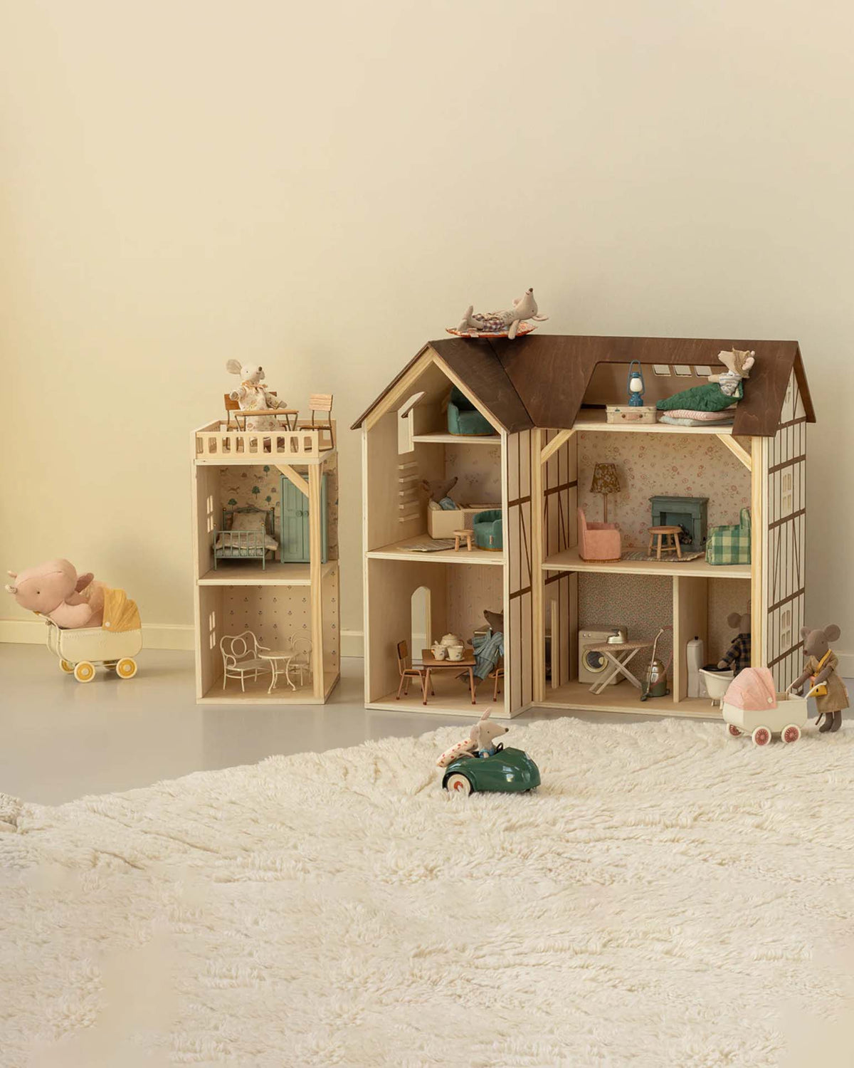 Maileg Wallpaper, Mouse Hole Farmhouse