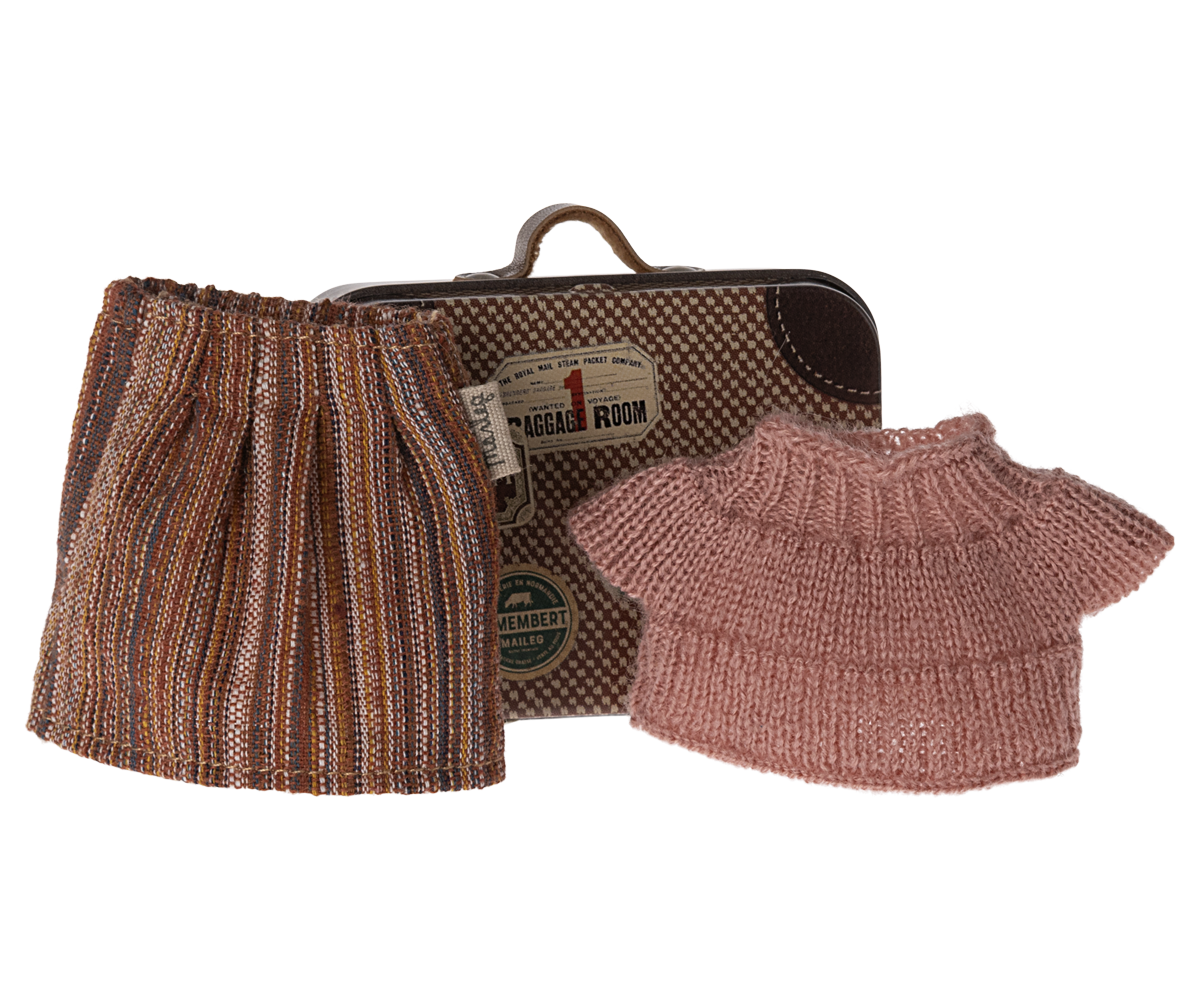 Maileg ETA APRIL SS24 Knitted Blouse And Skirt In Suitcase, Grandma Mouse