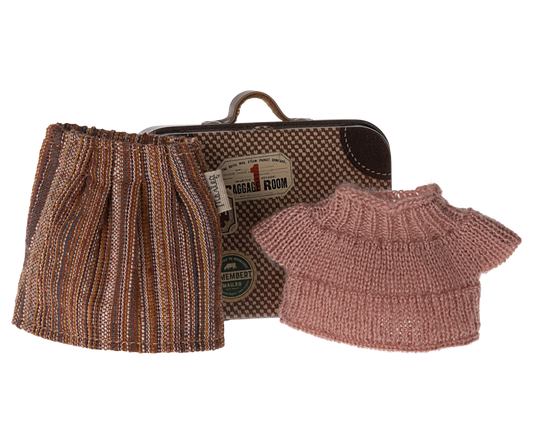 Maileg ETA APRIL SS24 Knitted Blouse And Skirt In Suitcase, Grandma Mouse