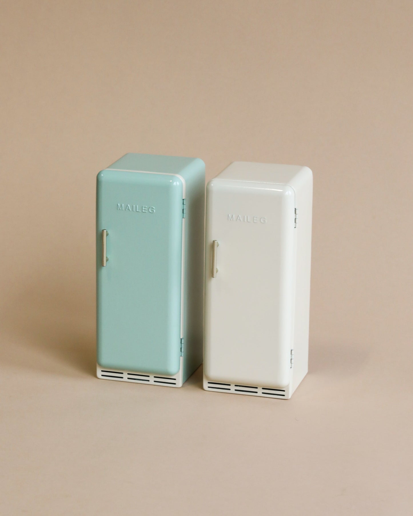 Maileg Miniature Fridge