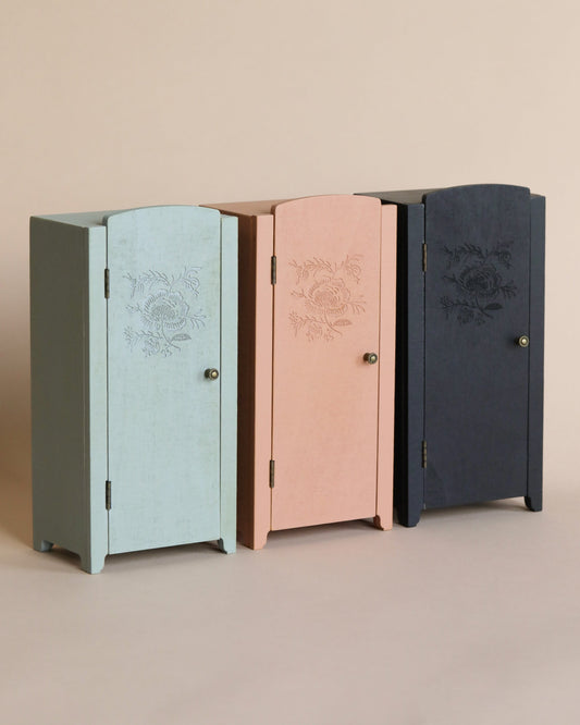  Maileg Miniature Closet