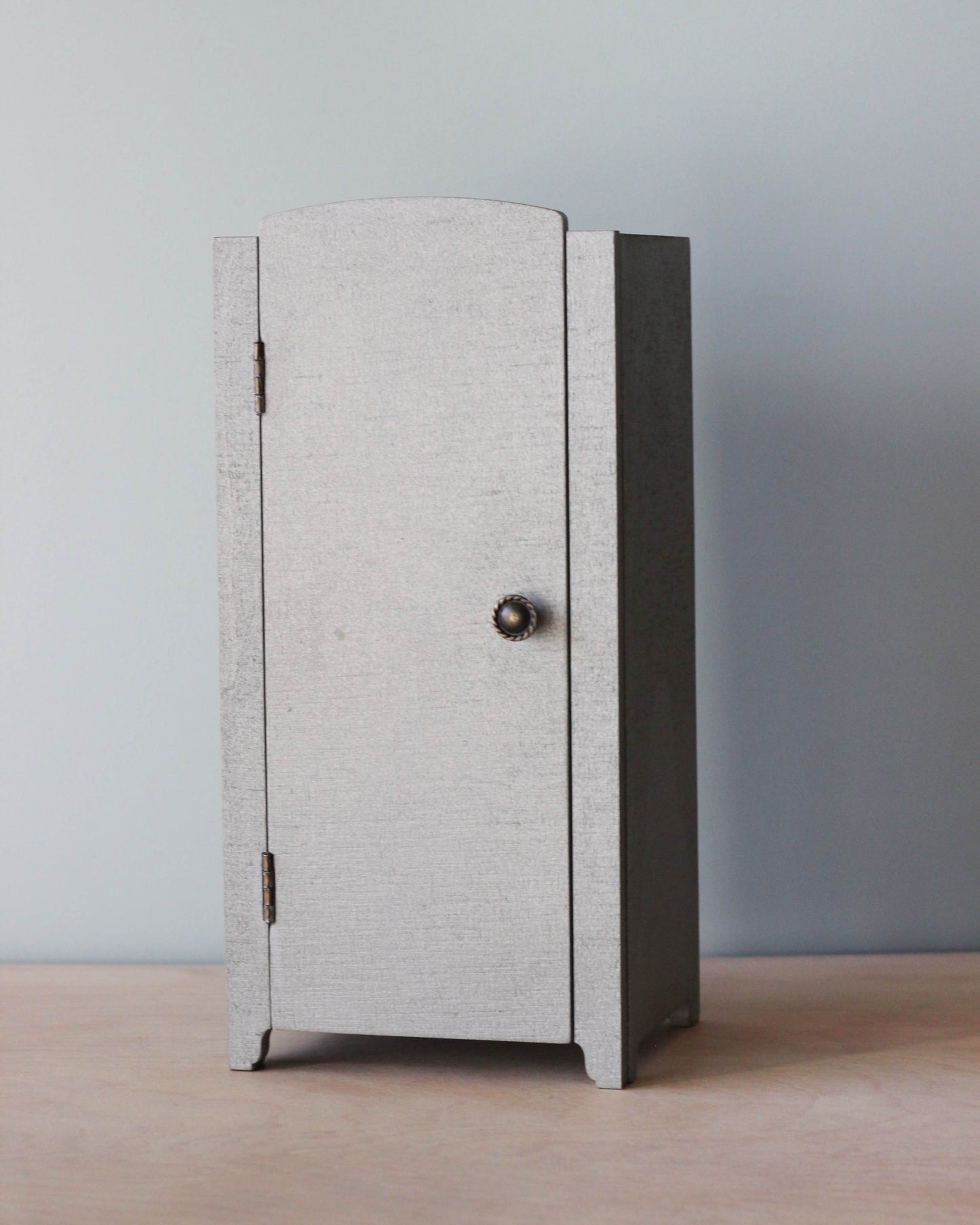  Maileg Miniature Closet