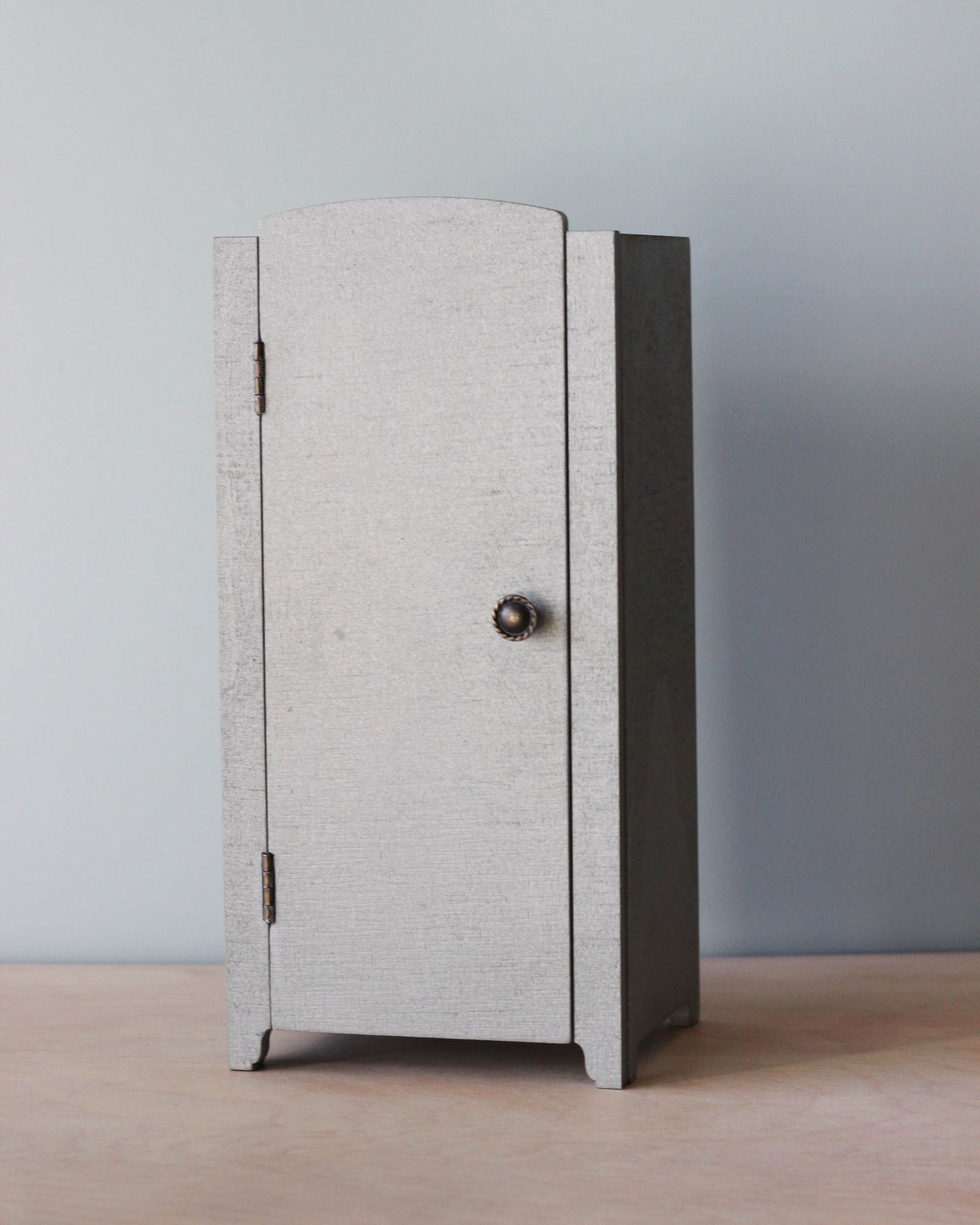  Maileg Miniature Closet