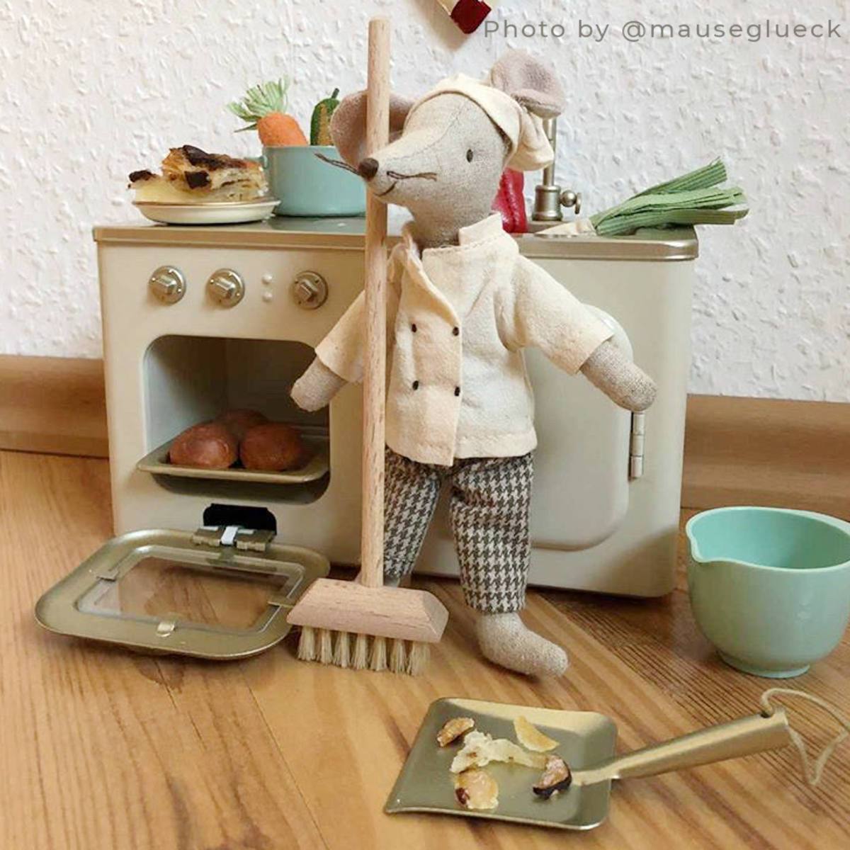  Maileg Miniature Broom Set
