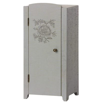  Maileg Miniature Closet