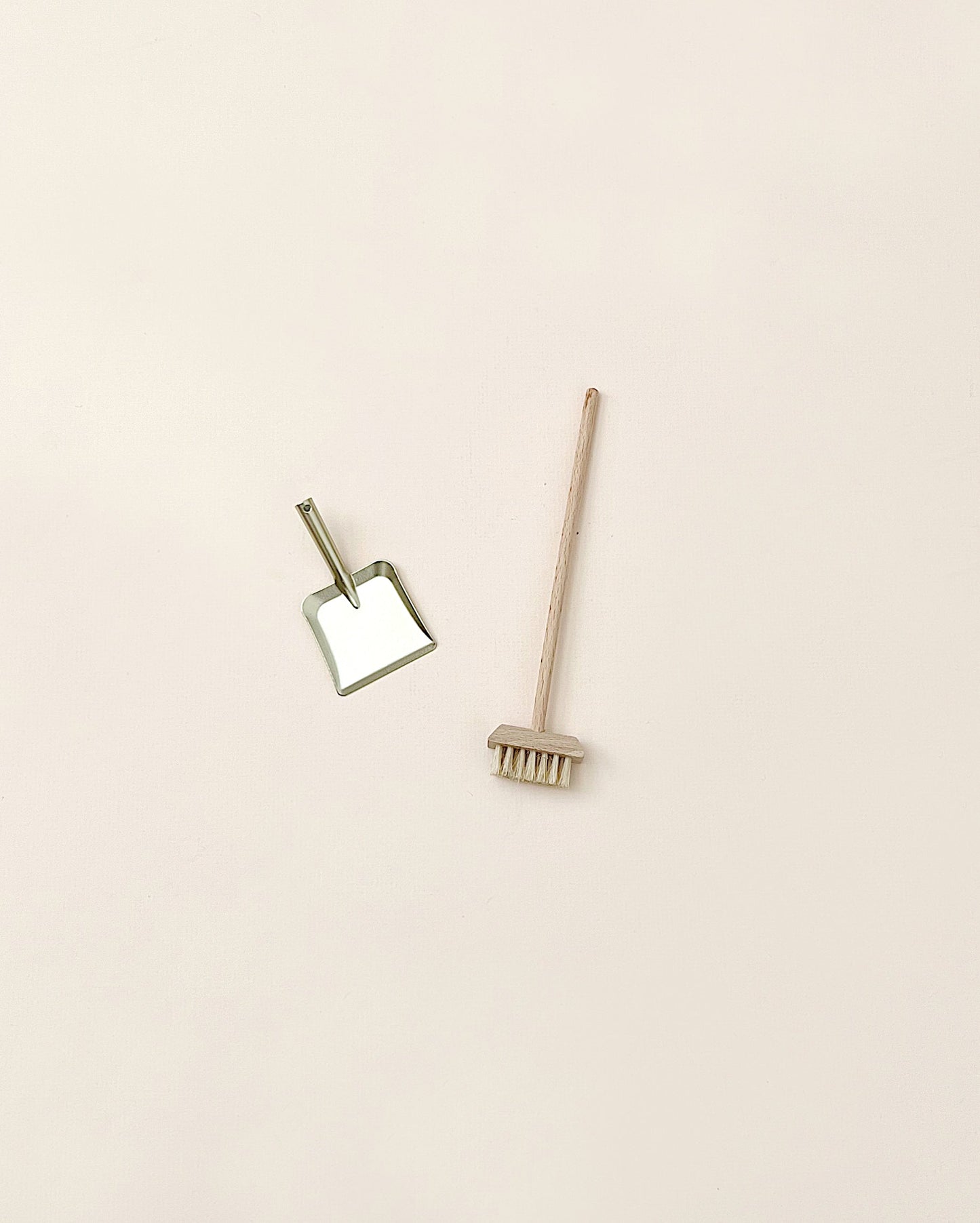  Maileg | Miniature Broom Set