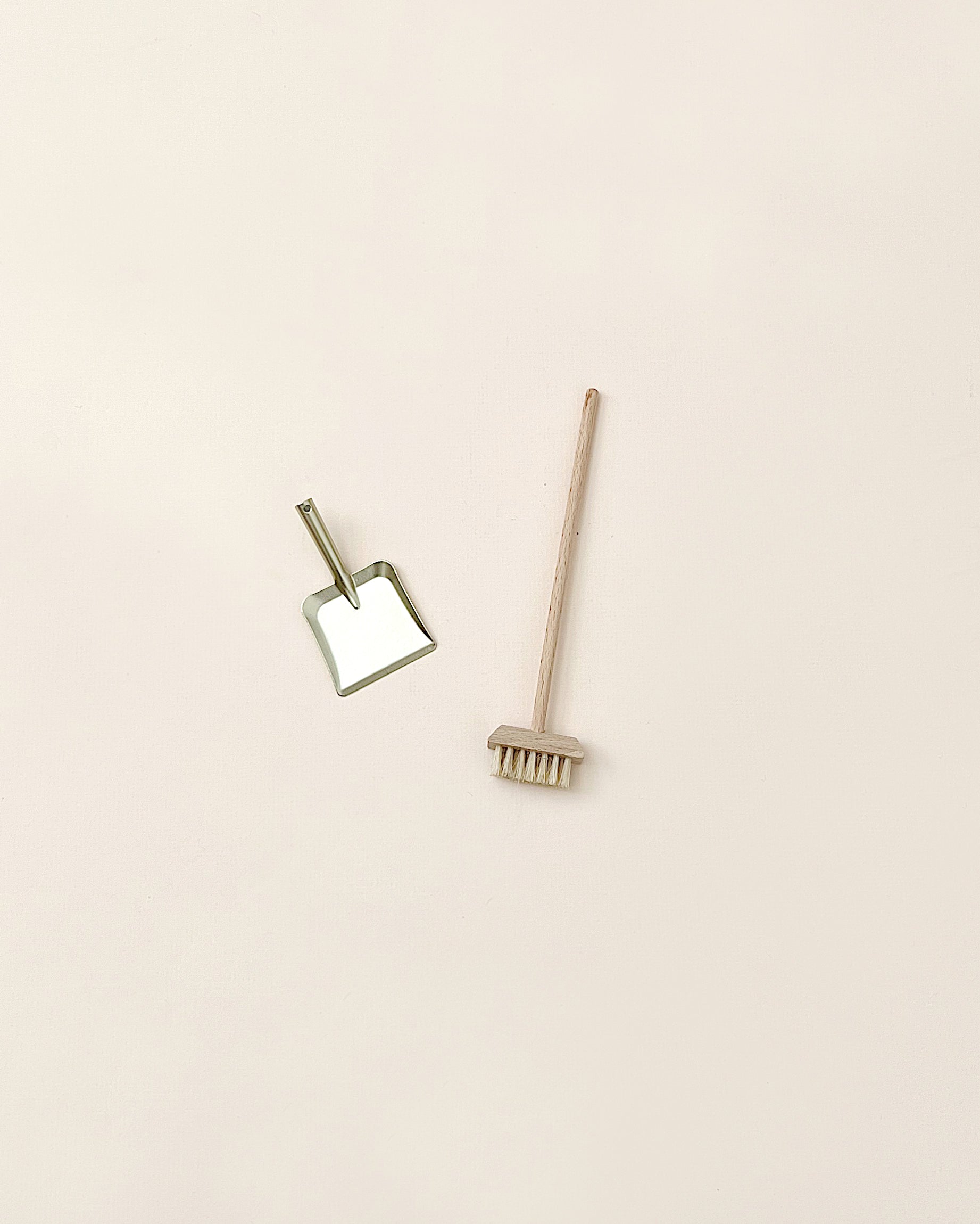  Maileg | Miniature Broom Set