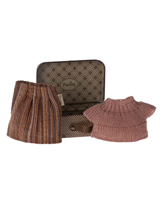 Maileg Knitted Blouse And Skirt In Suitcase For Grandma Mouse