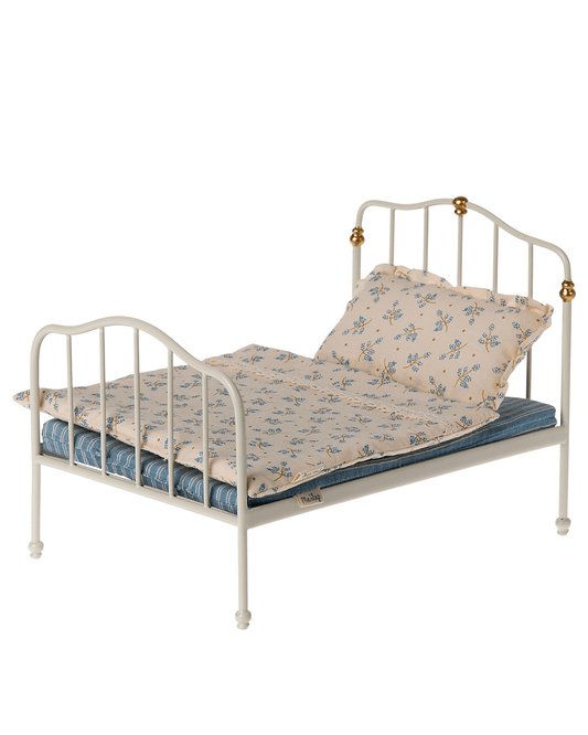 Maileg Mouse Bed In Off-white