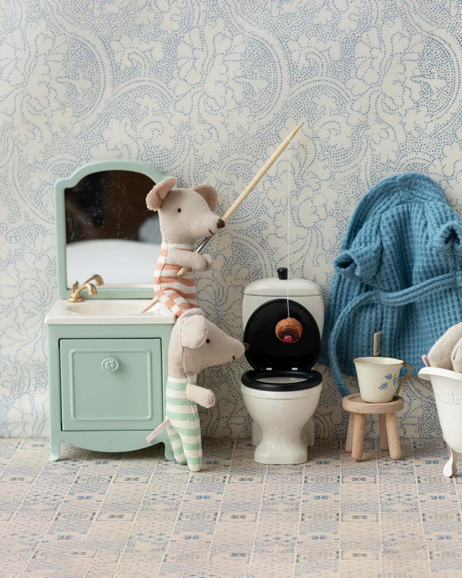 Maileg Mouse Sink Dresser In Mint
