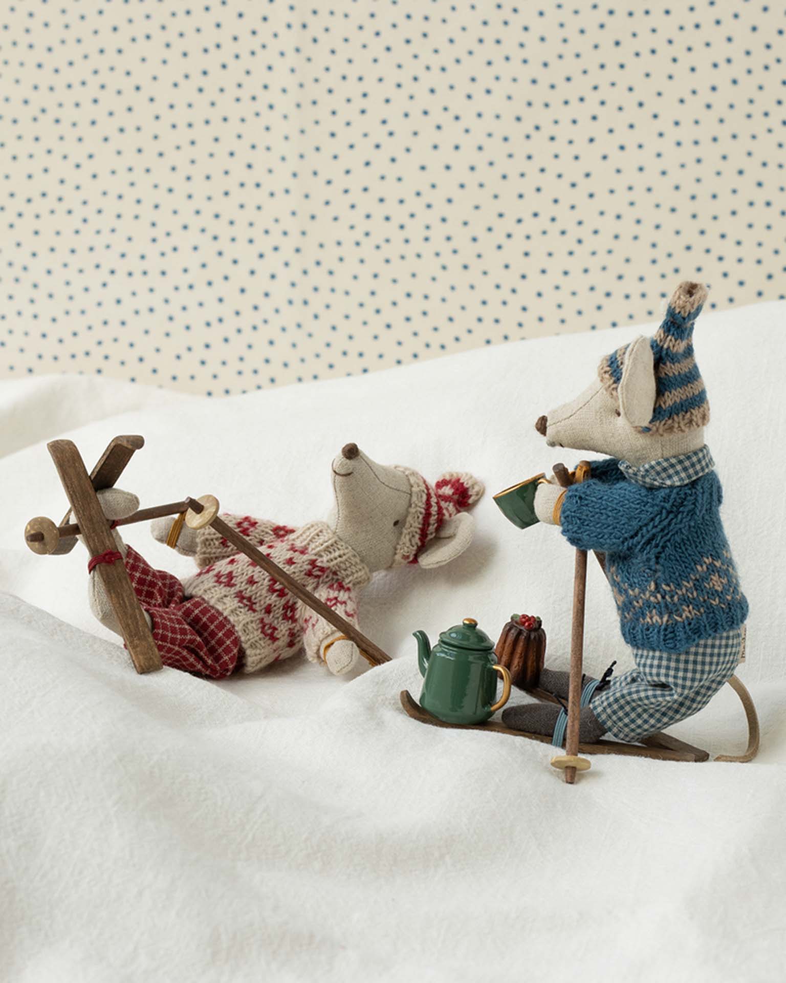 Maileg Mum Winter Mouse With Ski Set In Red