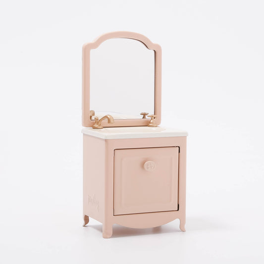 Maileg Sink Dresser, Mouse | Powder