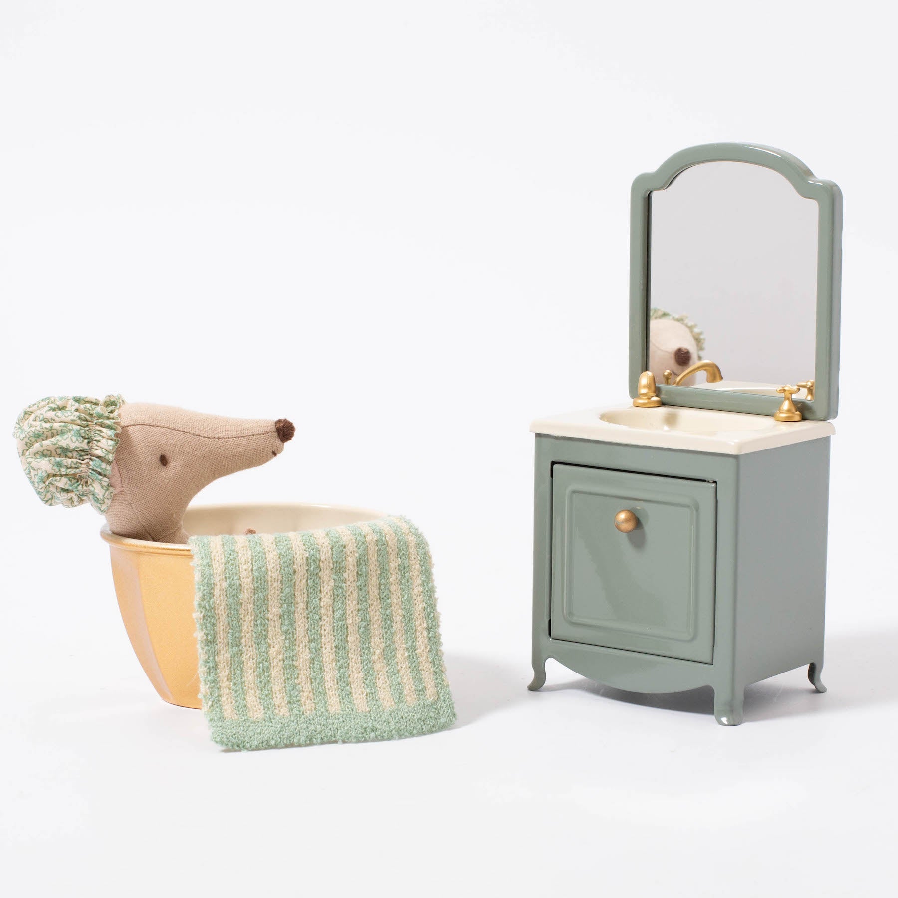 Maileg Sink Dresser With Mirror | Mouse
