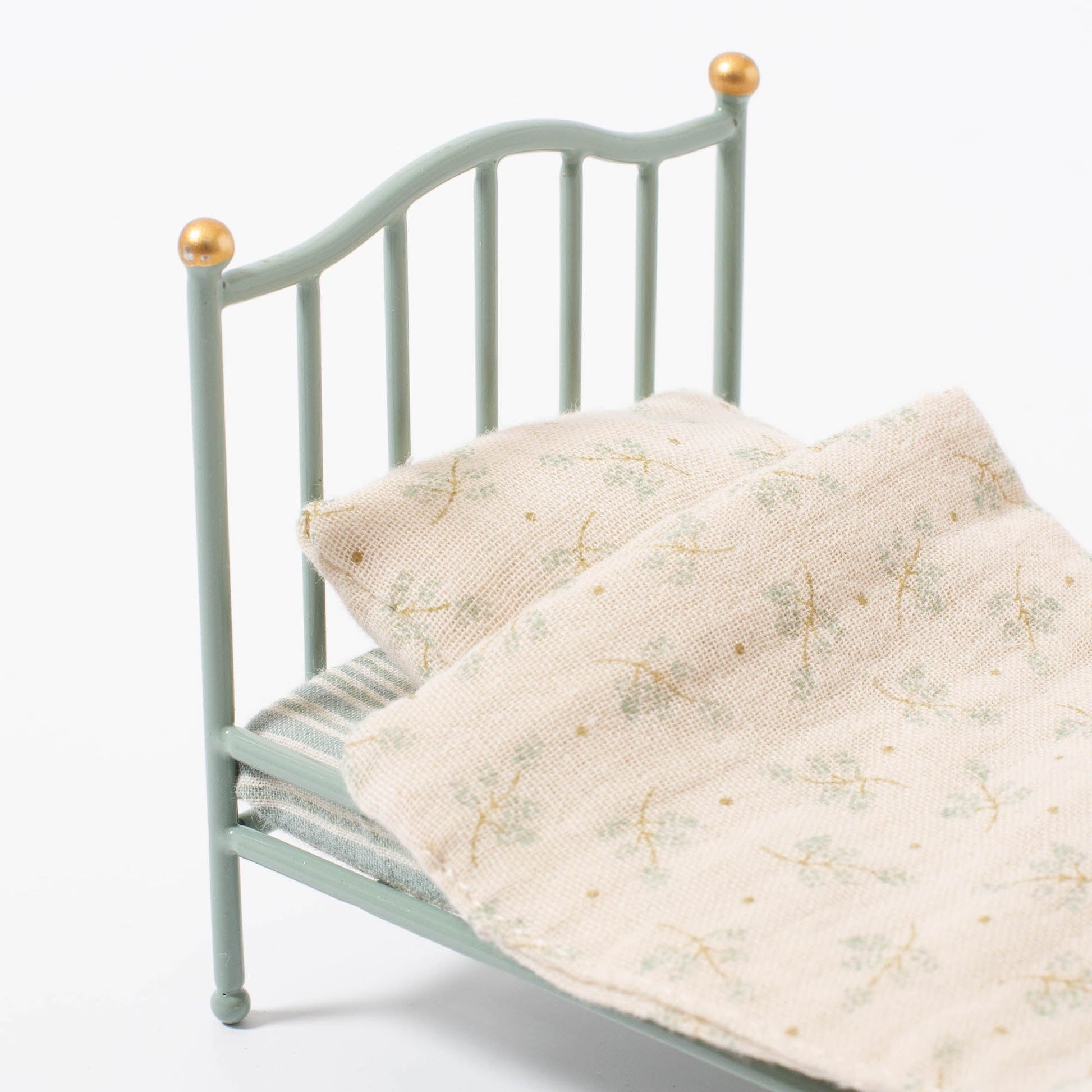 Maileg Vintage Bed Mouse | Mint